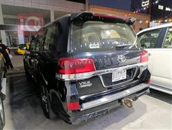 تۆیۆتا لاند کروزەر